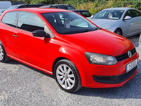 Volkswagen Polo Hatchback, Petrol, 2011, Red