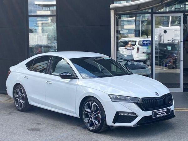 Skoda Octavia Saloon, Diesel, 2022, White