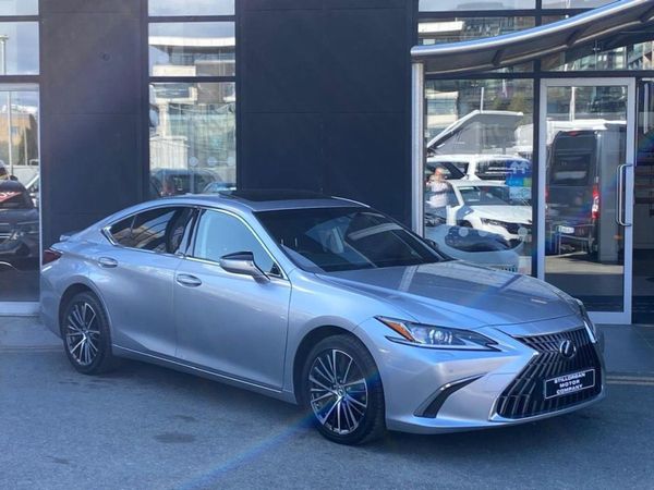 Lexus ES Saloon, Hybrid, 2023, Silver