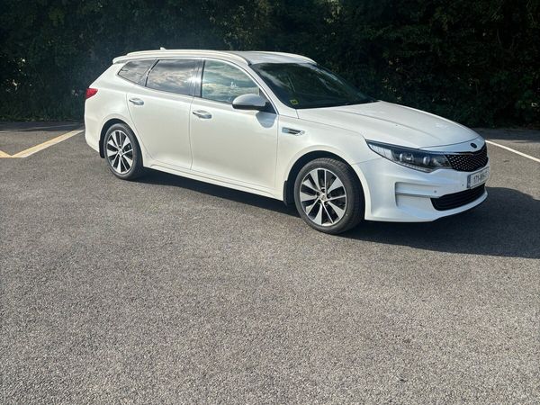 Kia Optima Estate/Jeep, Diesel, 2017, White