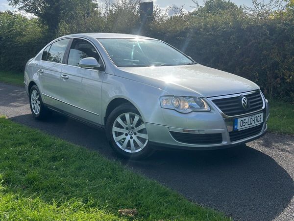 Volkswagen Passat Saloon, Petrol, 2005, Silver