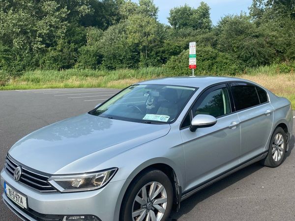 Volkswagen Passat Saloon, Diesel, 2016, Silver