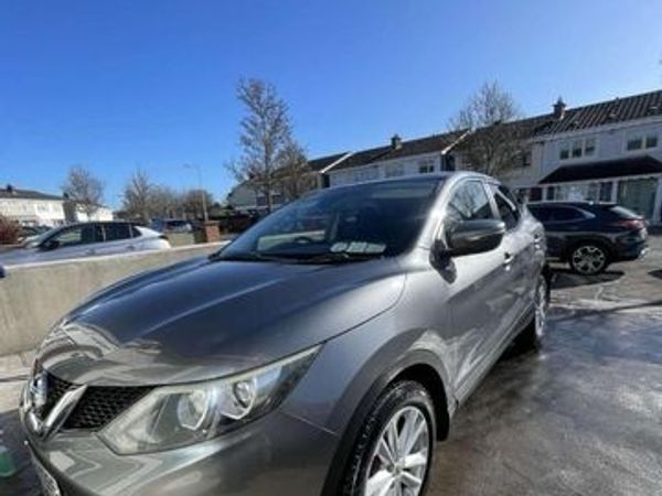 Nissan Qashqai Hatchback, Diesel, 2014, Grey