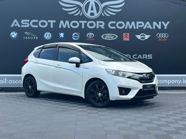 Honda Fit Hatchback, Petrol Hybrid, 2014, White