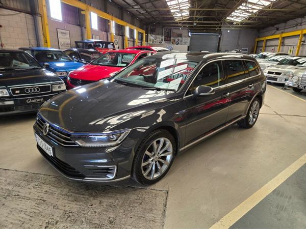 Volkswagen Passat Estate, Hybrid, 2017, Grey