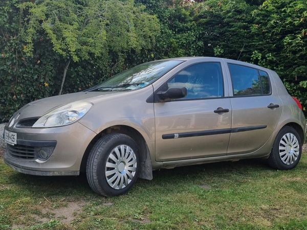 Renault Clio Hatchback, Ethanol Petrol, 2009, Gold