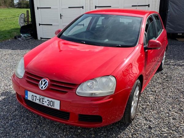 Volkswagen Golf Hatchback, Petrol, 2007, Red