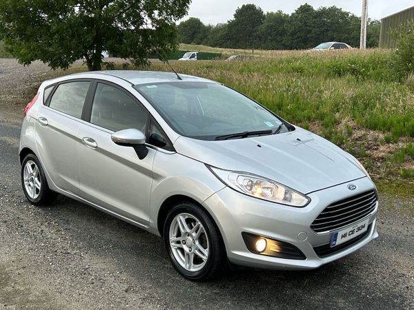 Ford Fiesta Hatchback, Petrol, 2014, Silver