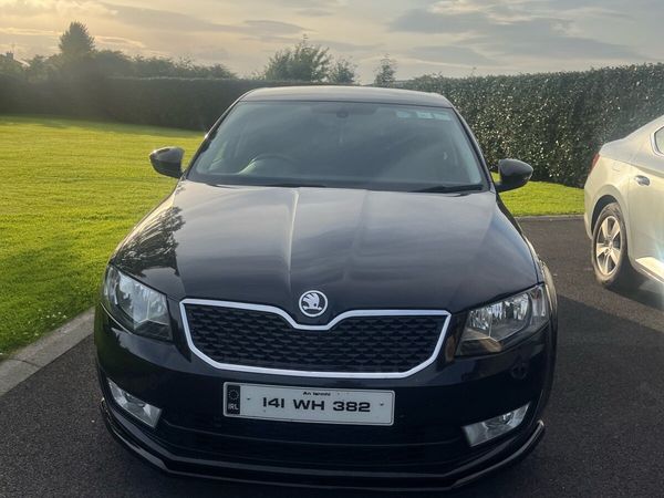 Skoda Octavia Saloon, Diesel, 2014, Black
