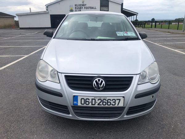 Volkswagen Polo Hatchback, Petrol, 2006, Silver