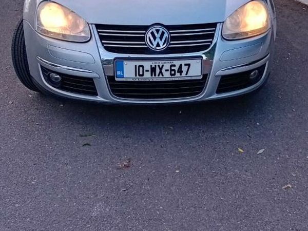 Volkswagen Jetta Saloon, Diesel, 2010, Silver