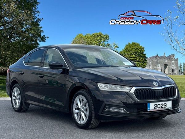 Skoda Octavia Hatchback, Diesel, 2023, Black