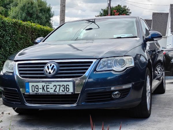 Volkswagen Passat Saloon, Petrol, 2009, Blue