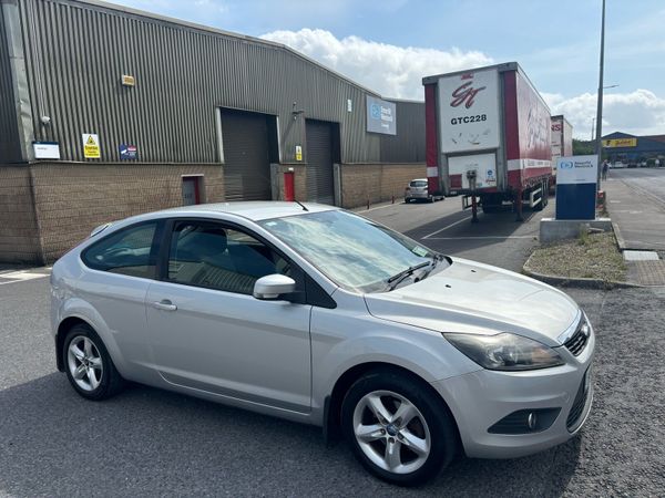 Ford Focus Hatchback, Petrol, 2008, Silver