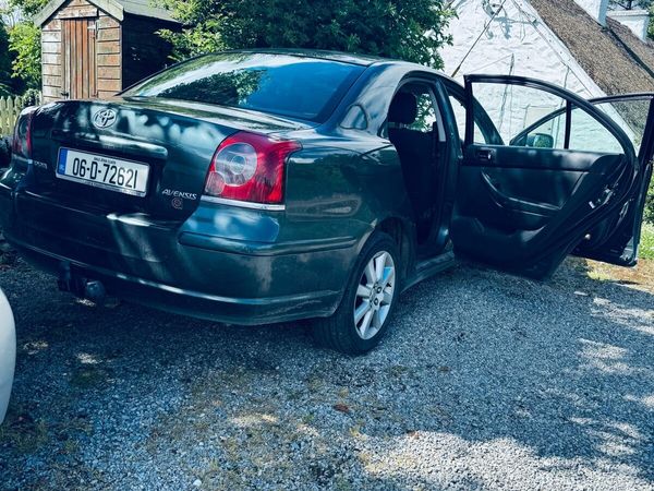 Toyota Avensis Saloon, Petrol, 2006, Green
