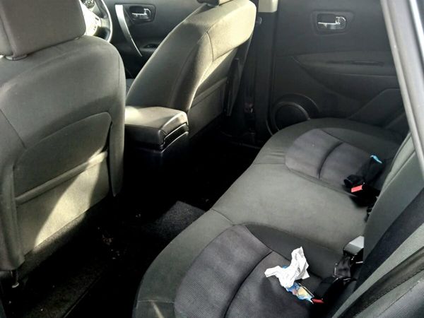 Nissan Qashqai Hatchback, Diesel, 2012, Grey