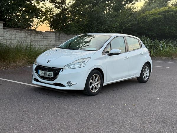 Peugeot 208 Hatchback, Petrol, 2013, White