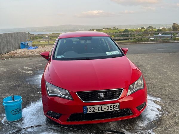 SEAT Leon Hatchback, Petrol, 2013, Red