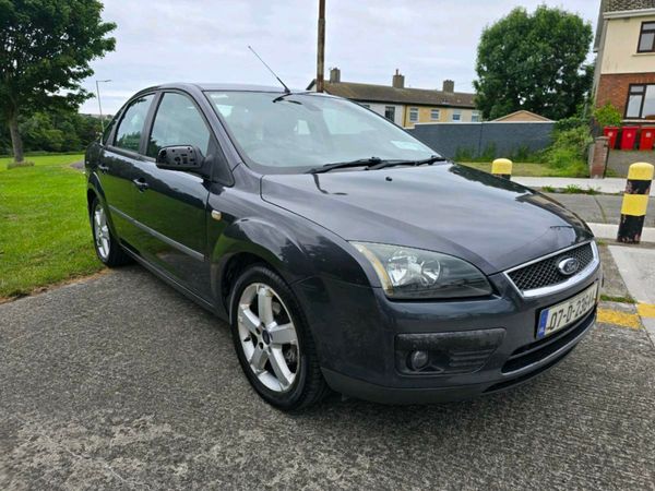 Ford Focus Saloon, Petrol, 2007, Grey