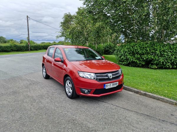 Dacia Sandero Hatchback, Petrol, 2015, Red