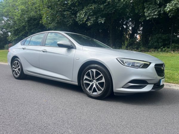 Opel Insignia Hatchback, Diesel, 2018, Grey