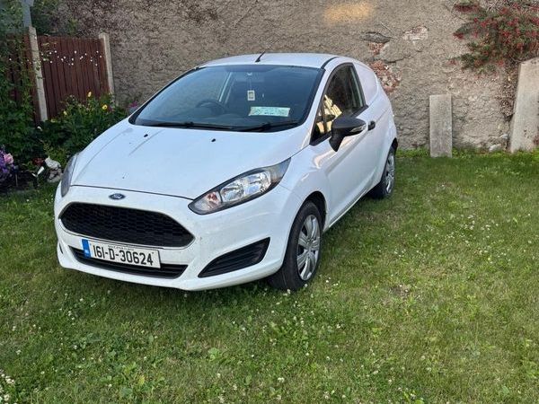 Ford Fiesta Hatchback, Diesel, 2016, White