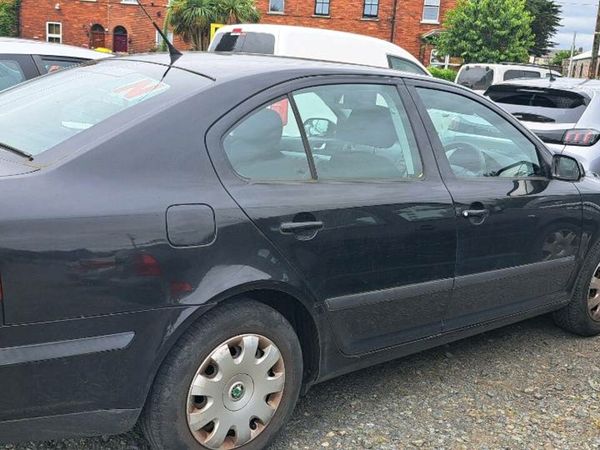 Skoda Octavia Hatchback, Petrol, 2008, Black