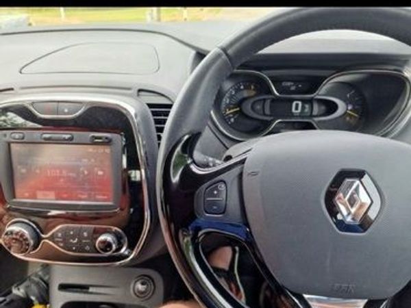 Renault Captur Hatchback, Diesel, 2015, Orange