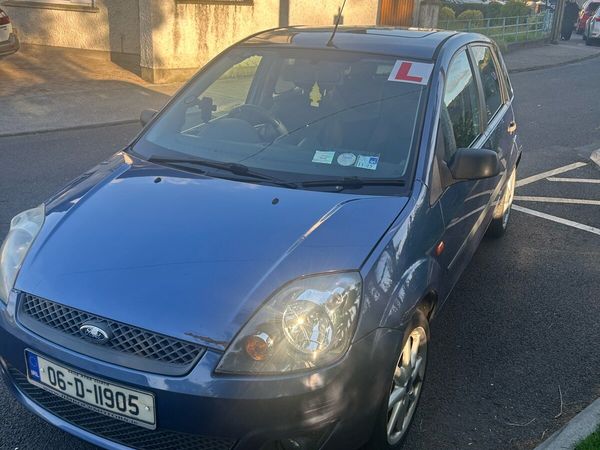 Ford Fiesta Hatchback, Petrol, 2006, Blue