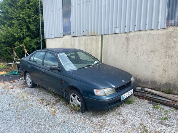 Toyota Carina Saloon, Petrol, 1997, Blue