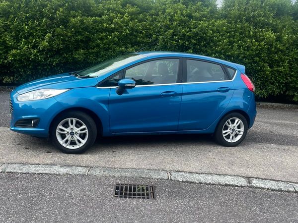 Ford Fiesta Hatchback, Petrol, 2014, Blue