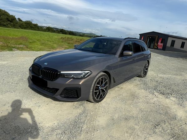BMW 5-Series Estate, Petrol Plug-in Hybrid, 2021, Grey