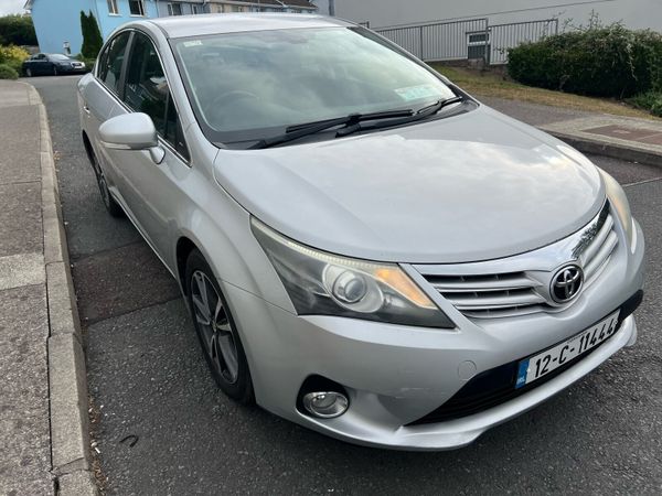 Toyota Avensis Saloon, Diesel, 2012, Silver