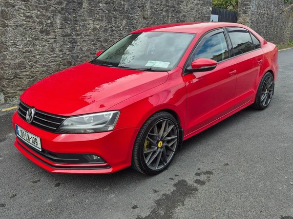 Volkswagen Jetta Saloon, Diesel, 2015, Red