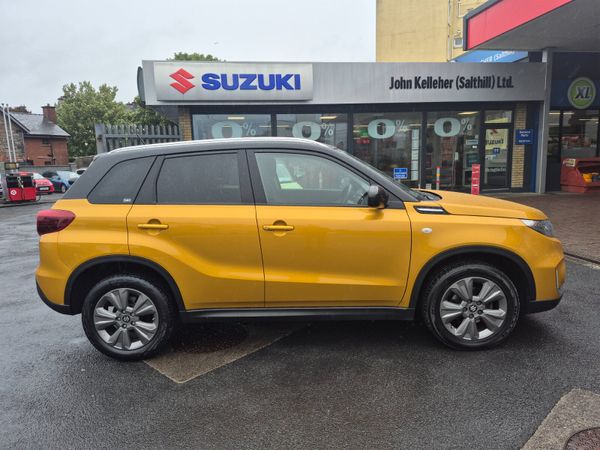 Suzuki Vitara SUV, Petrol, 2023, Yellow
