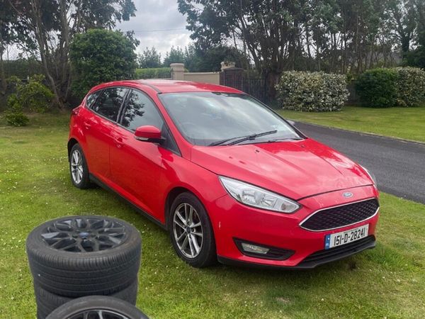 Ford Focus Hatchback, Diesel, 2015, Red