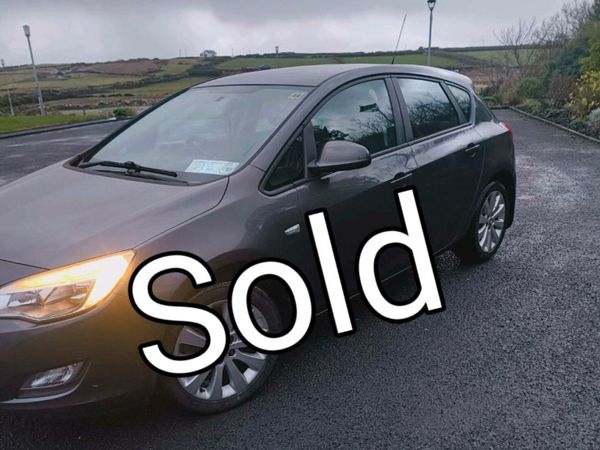 Opel Astra Hatchback, Petrol, 2010, Grey