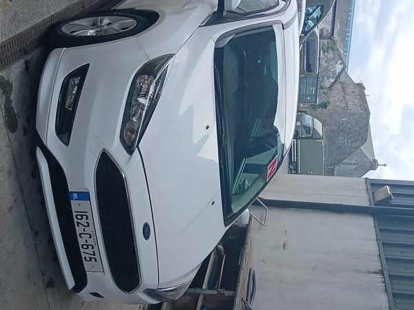 Ford Focus Saloon, Petrol, 2016, White