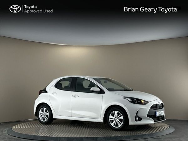 Toyota Yaris Hatchback, Petrol, 2022, White