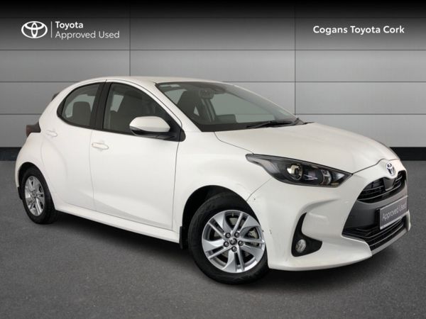 Toyota Yaris Hatchback, Petrol Hybrid, 2021, White