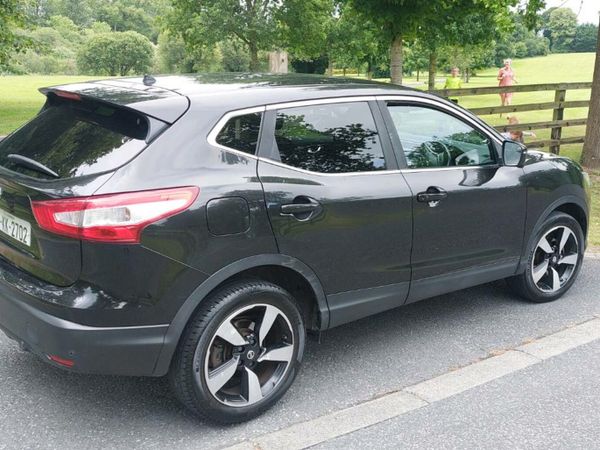Nissan Qashqai SUV, Diesel, 2017, Black