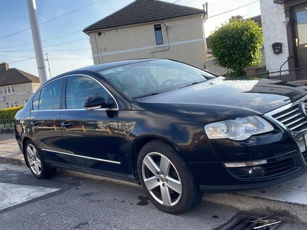 Volkswagen Passat Saloon, Petrol, 2009, Black