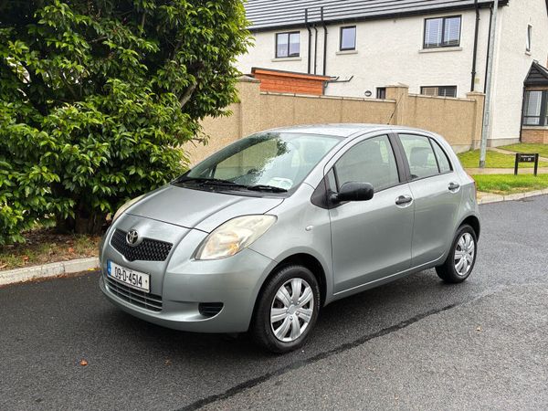 Toyota Yaris Hatchback, Petrol, 2009, Silver