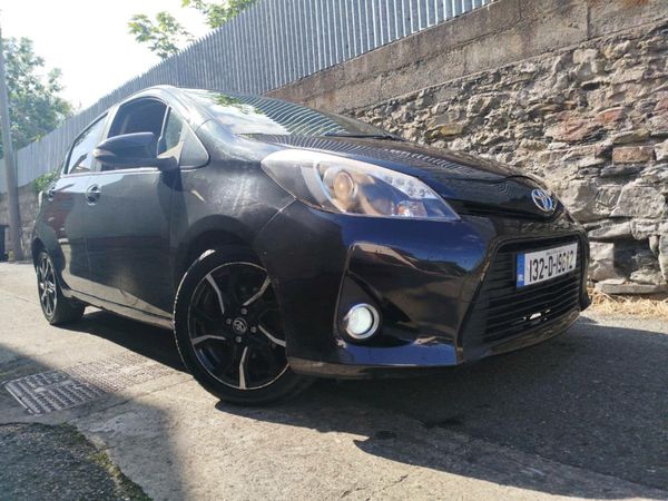 Toyota Yaris Hatchback, Petrol Hybrid, 2013, Black
