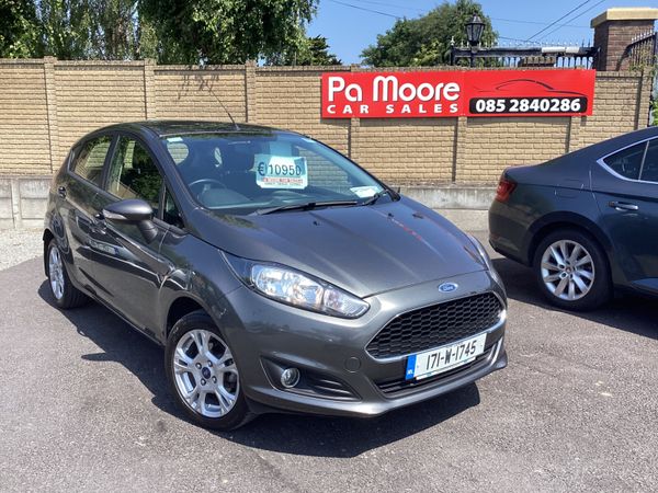 Ford Fiesta Hatchback, Petrol, 2017, Grey