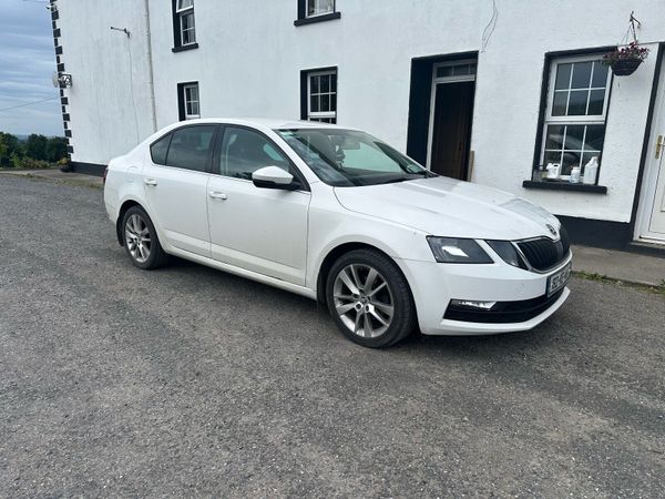 Skoda Octavia Saloon, Diesel, 2018, White