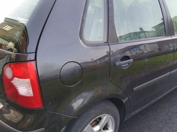 Volkswagen Polo Hatchback, Petrol, 2002, Black