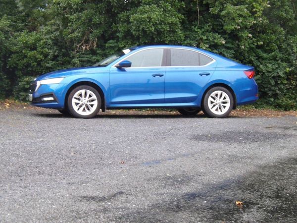 Skoda Octavia Saloon, Diesel, 2021, Blue