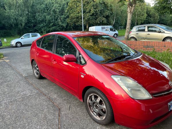 Toyota Prius Hatchback, Petrol Hybrid, 2007, Red