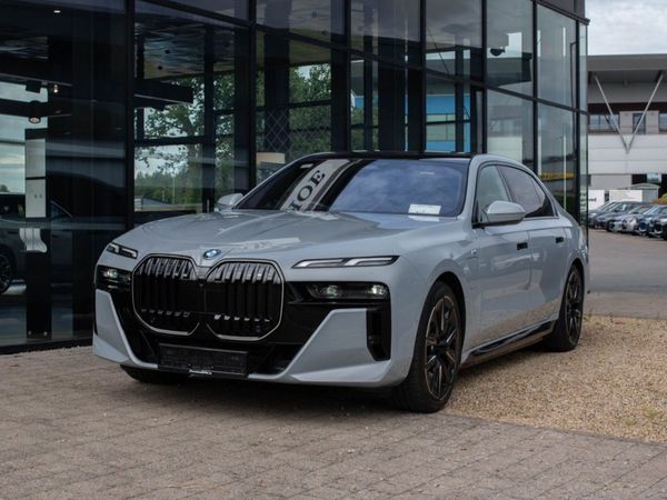 BMW 7-Series Saloon, Electric, 2025, Grey
